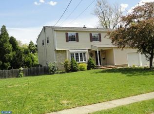 10 Saxony Dr, Cinnaminson, NJ 08077