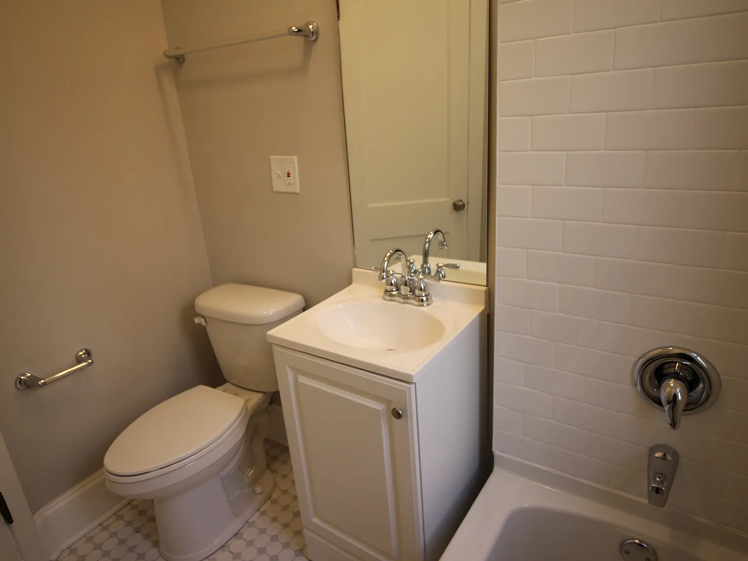Studio, $1,325 — Photo 4