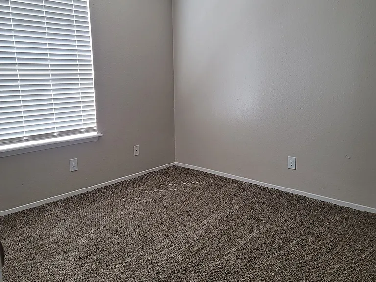 Yukon Heights Apartments — Photo 87