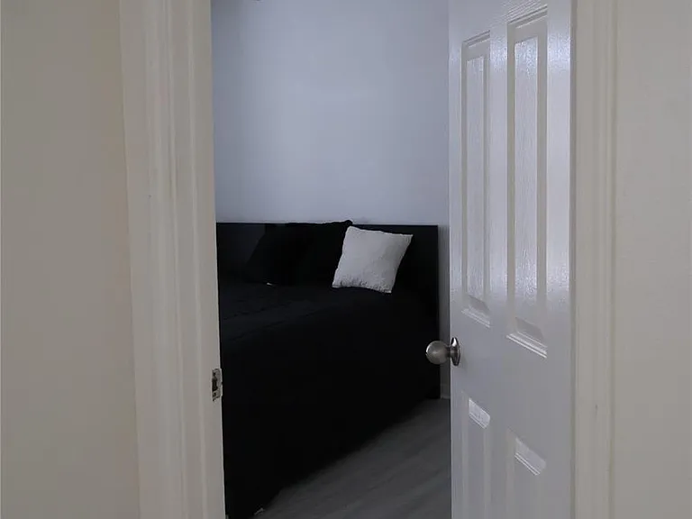 710 Hidden Rdg W — Photo 33