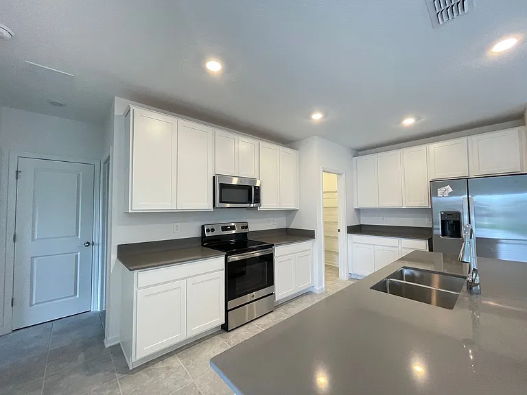 343 Heroic Rd — Photo 4