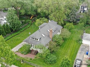 681 Pleasant Ave, Glen Ellyn, IL 60137