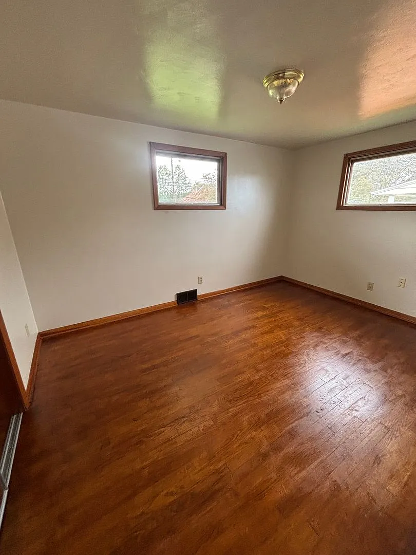 Girard 4 Bedroom House — Photo 4