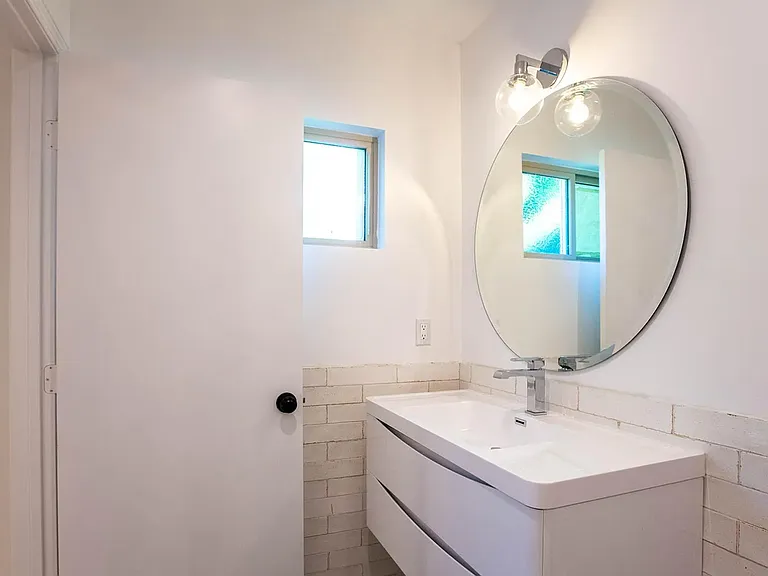 652 Vernon Ave #2 — Photo 10