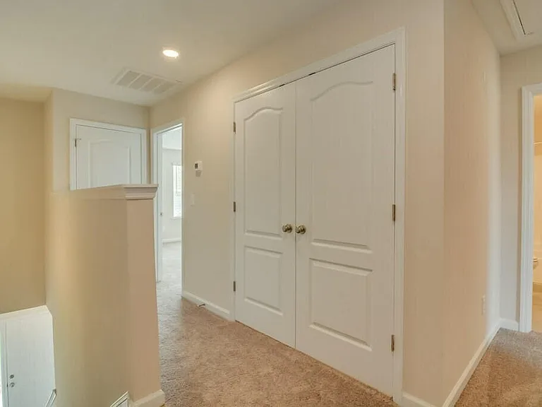 305 Norwich Dr — Photo 20