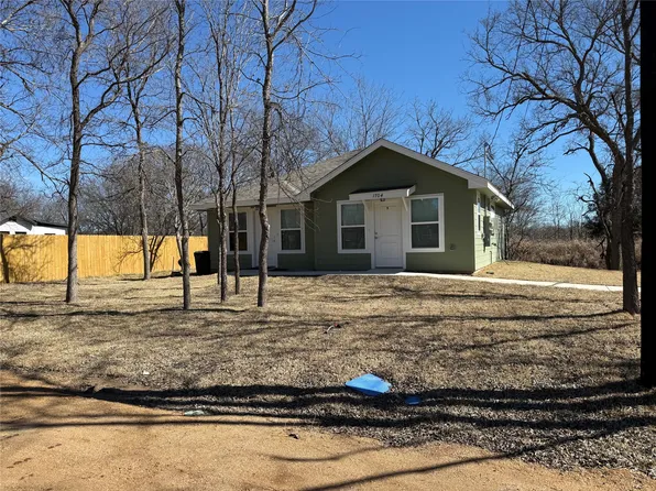 1704 E 3rd St, Lampasas, TX 76550