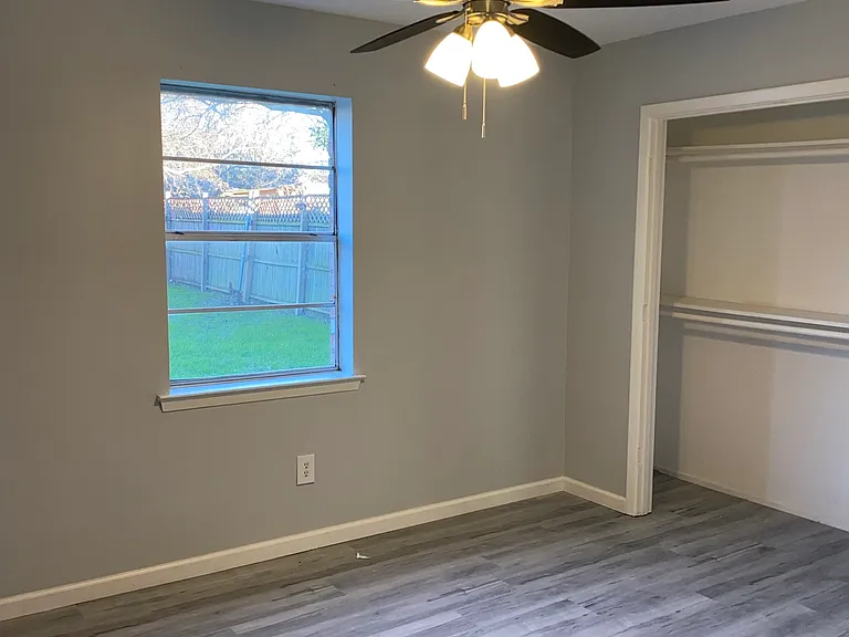 729 Lisa Ln — Photo 23