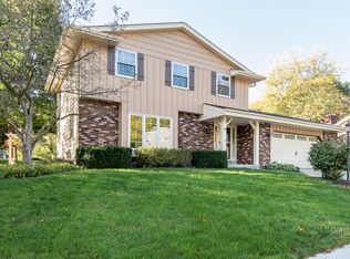 805 Magnolia Dr, Waukesha, WI 53188