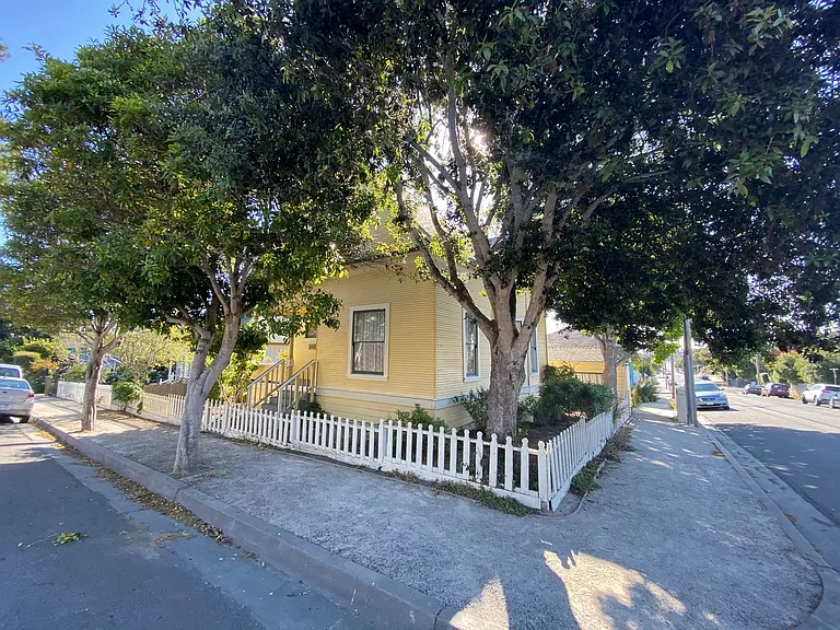 247 Granite St — Photo 1