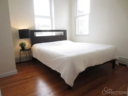 Rented by City Connections Realty | media 9