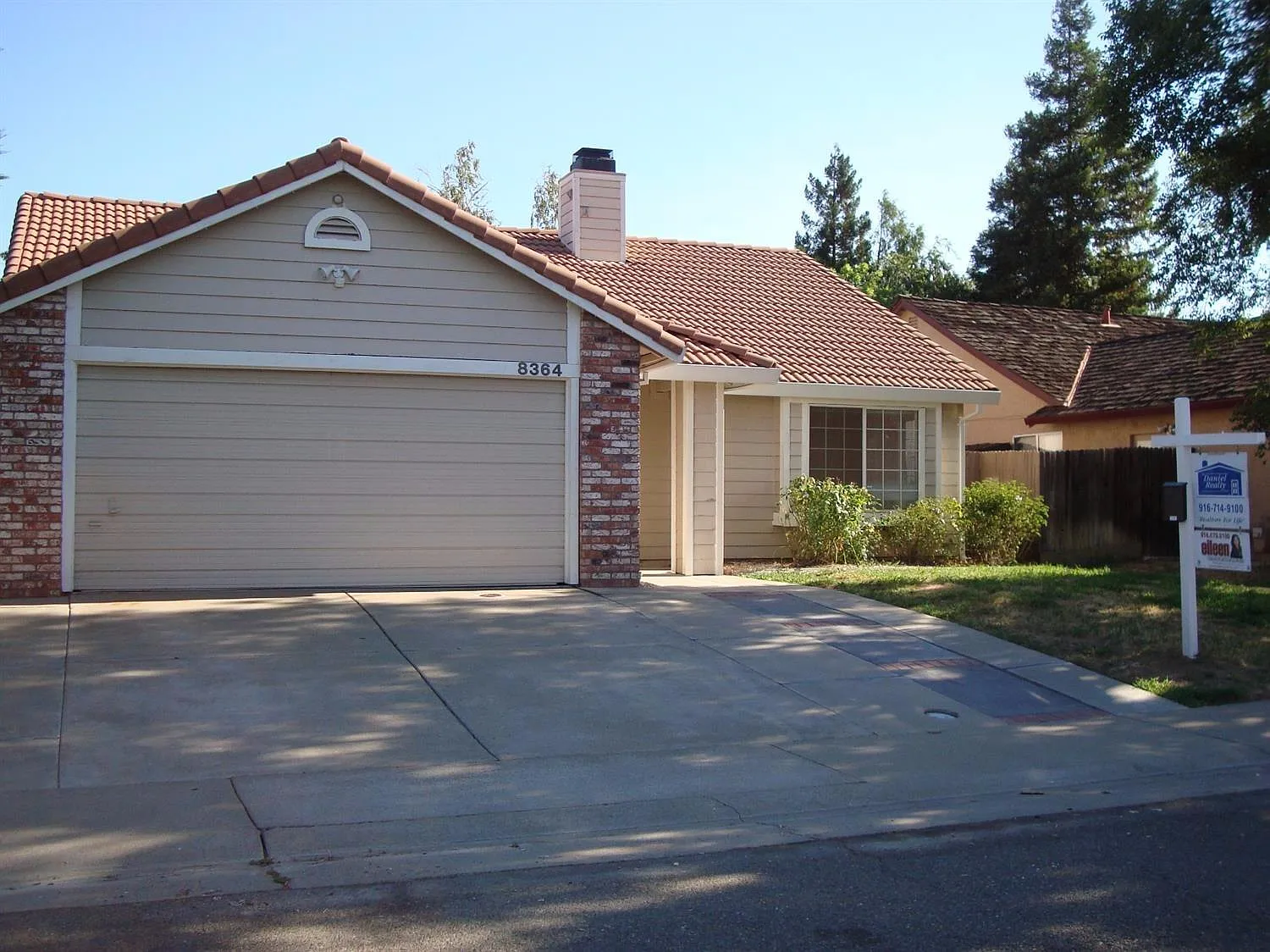 8364 Stonybeck Cir photo 1
