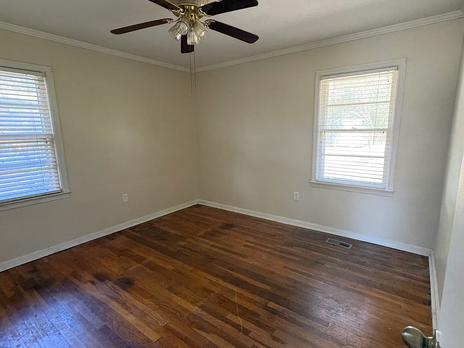 3 bed, 2.0 bath, 1236 sqft, $1,350 — Photo 4