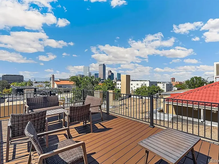Rooftop deck