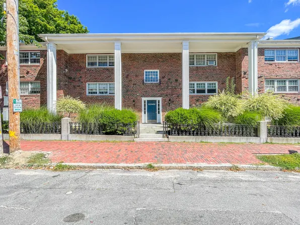 129 Pine St APT 2, Portland, ME 04102