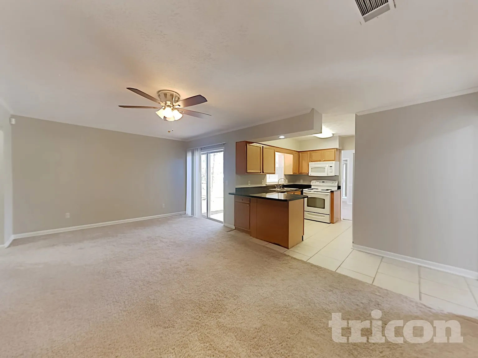 7927 Rondeau Drive E Jacksonville FL — Photo 4