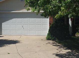 901 Breezeway Ct, Saint Peters, MO