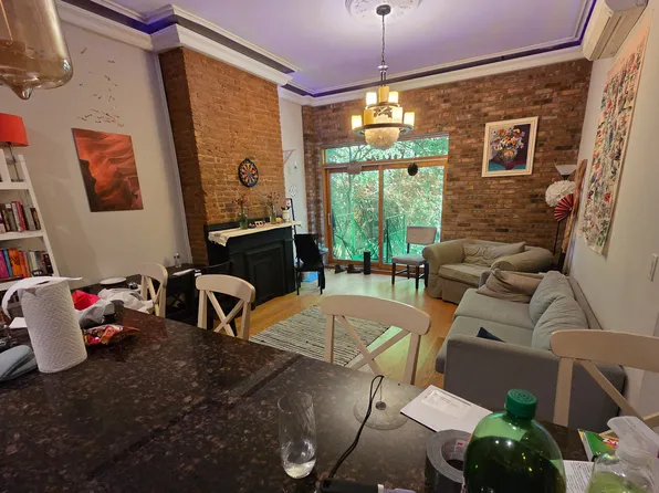 594 Leonard St #1B, Brooklyn, NY 11222
