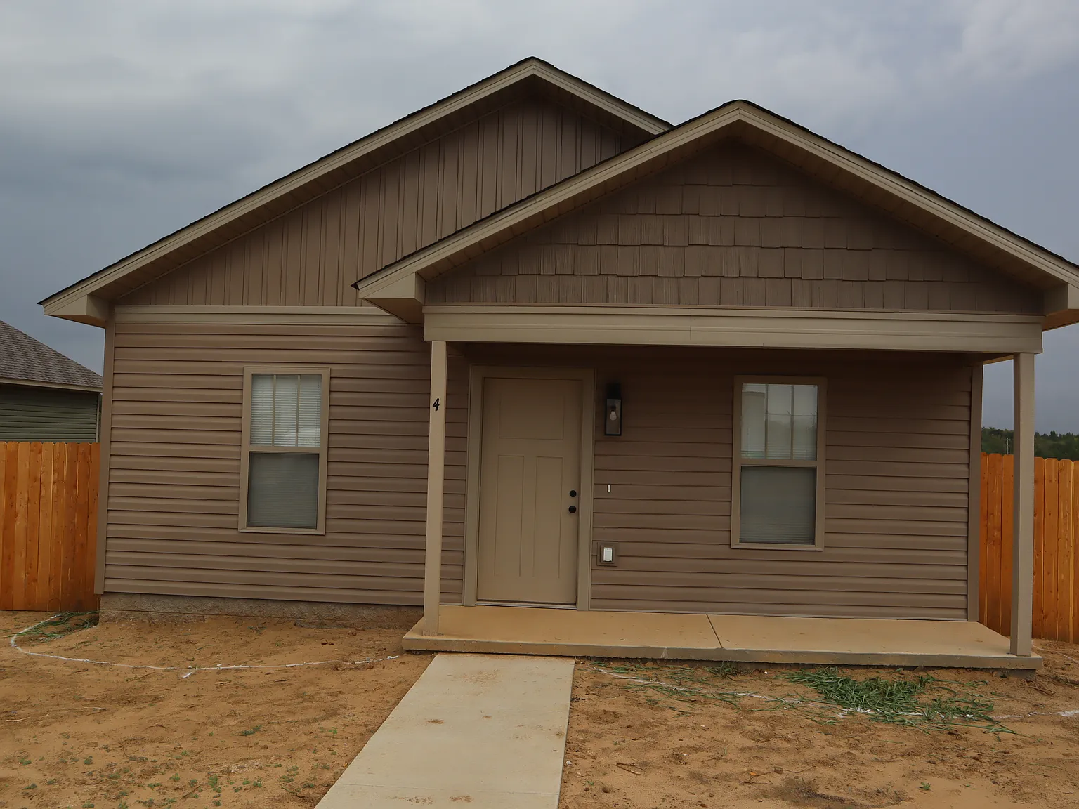 3 bed, 1040 sqft, $1,450 — Photo 1