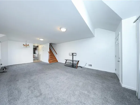 74 Sumner Avenue image 4 of 28