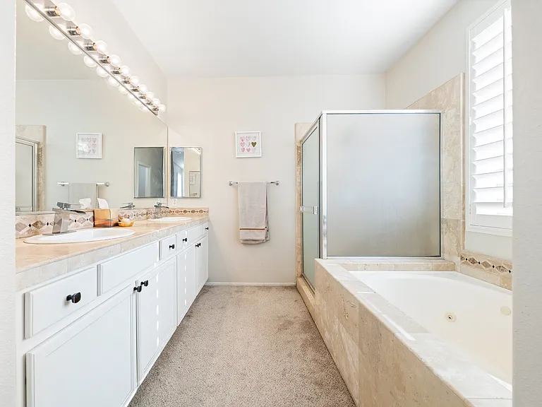 5512 Las Brisas Ter — Photo 16