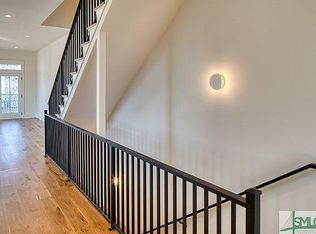 25 W 45th St, Savannah, GA 31405
