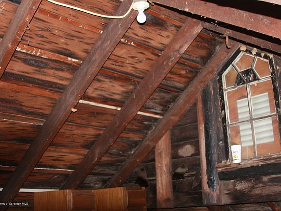 4th image of 708 E Lackawanna Ave