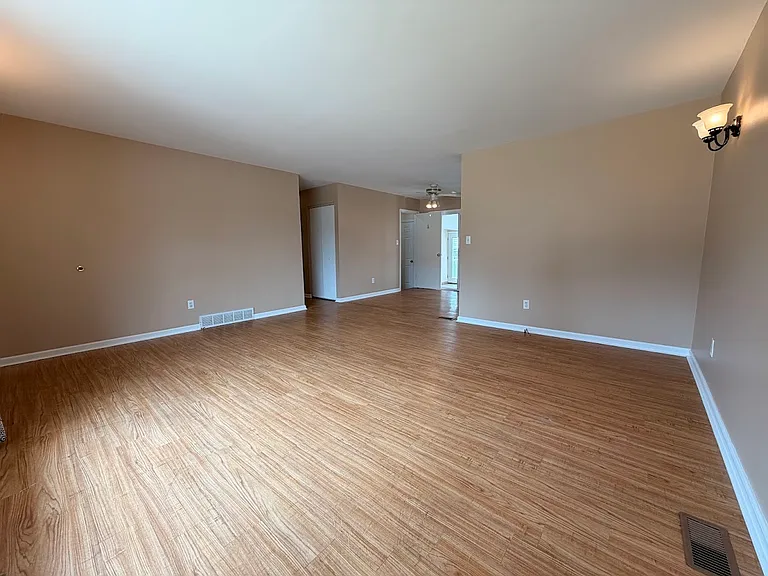 29594 Maplewood St — Photo 14