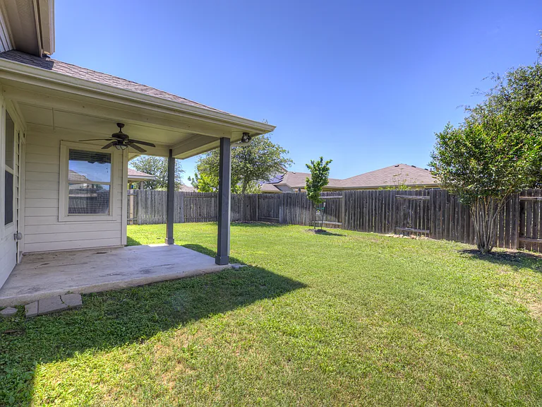 128 Sage Meadows Dr — Photo 32