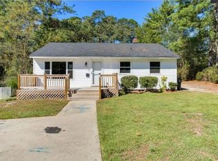 200 Rowland Cir, Fayetteville, NC 28301