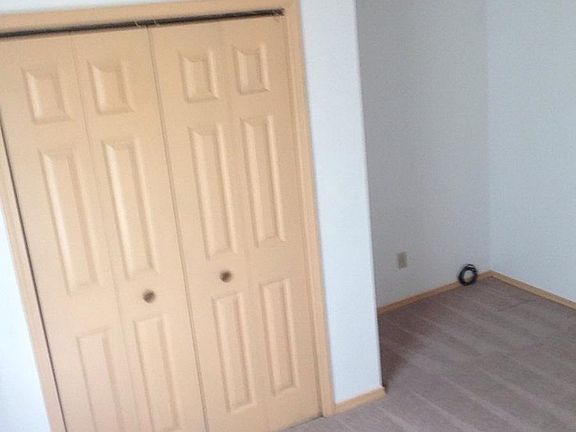 5th image of 503 W Washington St