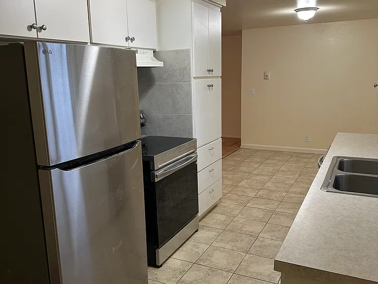 1592 Acacia Ave — Photo 3