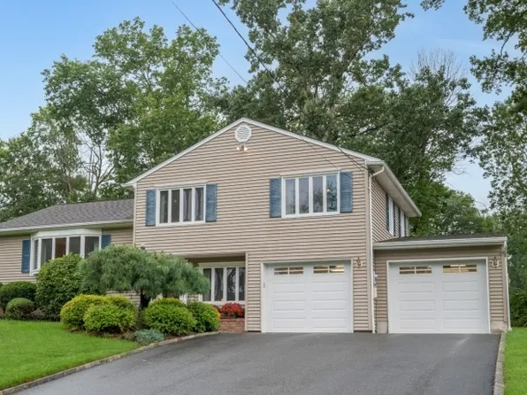 4 Crescent Dr, Hanover Twp., NJ 07981