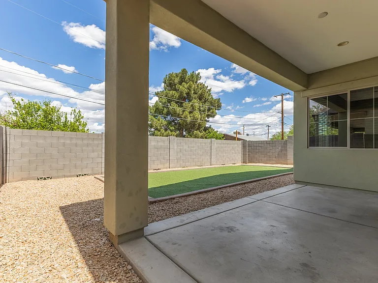 2338 W Sierra Vista Dr — Photo 3