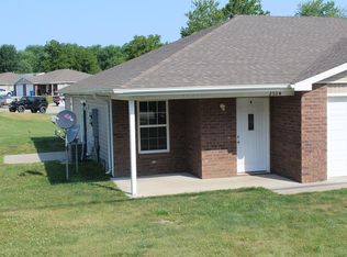 230 N Summit Dr #B, Holts Summit, MO 65043