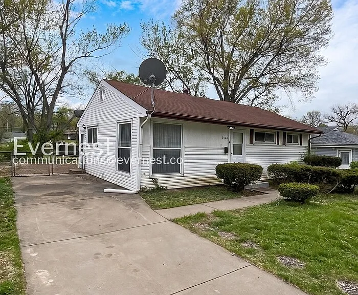 7826 Blandford Dr — Photo 2