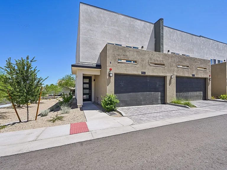 Agave Townhomes — Photo 38