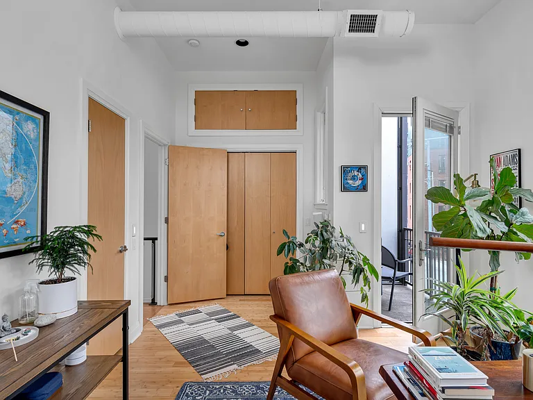 334 Van Buren St — Photo 27
