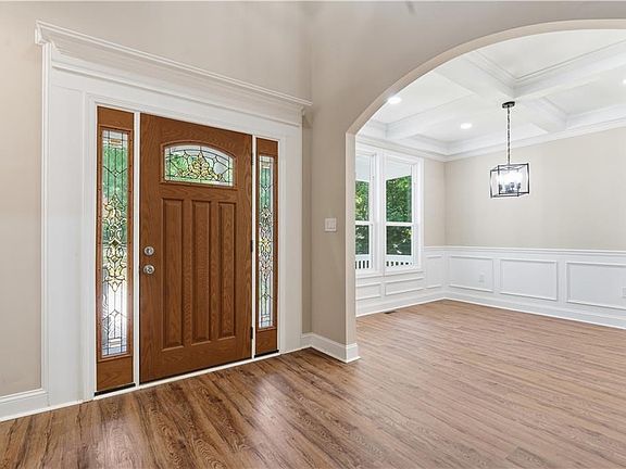 3rd image of 1119 SE Plantation Dr SE