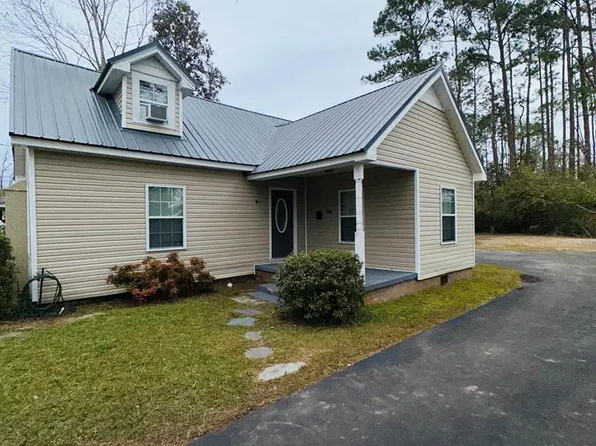 906 Gaskin Ave N, Douglas, GA 31533