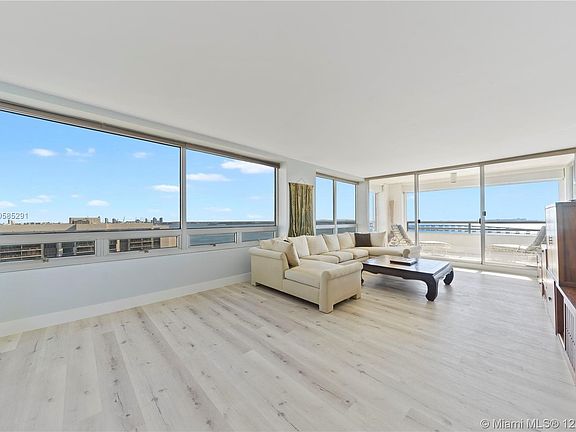 2nd image of 1541 Brickell Ave #C2205