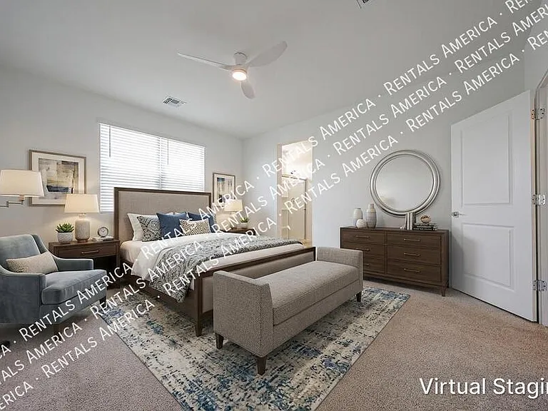 3380 N Camden Dr — Photo 2