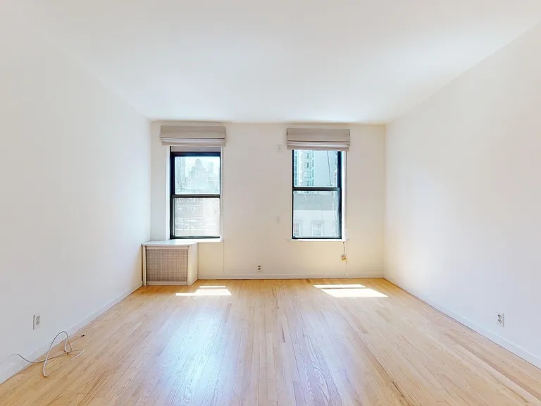 305 E 76th St #5B — Photo 3