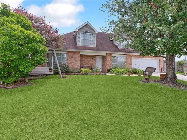 107 Grand Oaks Ct, Belle Chasse, LA 70037