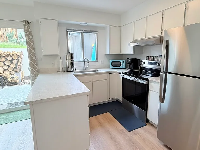 901 Florida Rd #4 — Photo 17