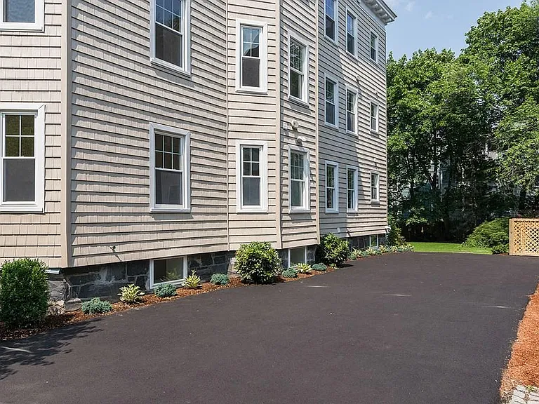 17 Standish St #2 — Photo 17