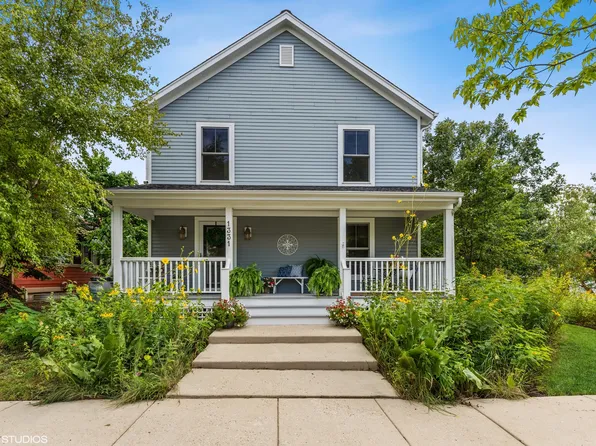 1331 Wild Indigo Rd, Grayslake, IL 60030