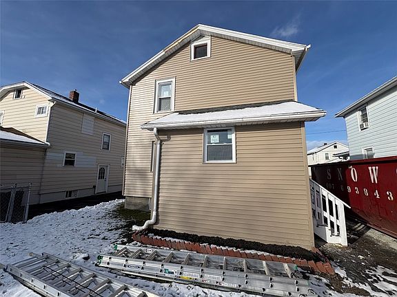 2nd image of 68 Thomas St