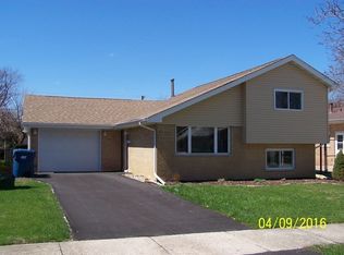 14348 Tripp Ave, Midlothian, IL 60445