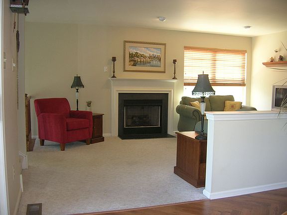 Living room w/ gas fireplace