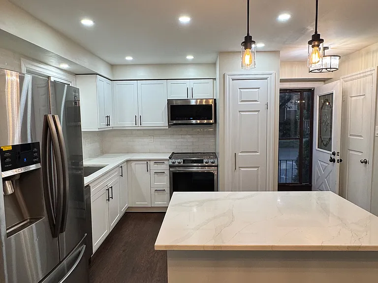 230 Clarke Rd #6 — Photo 6